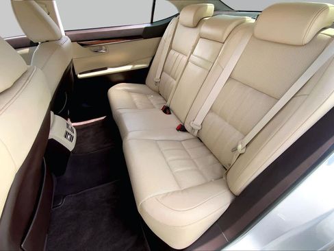 Used 2017 Lexus ES 350 w/ Luxury Package FWD image 20
