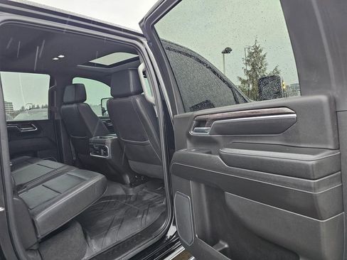 Used 2024 Chevrolet Silverado 2500 LTZ w/ LTZ Convenience Package image 15