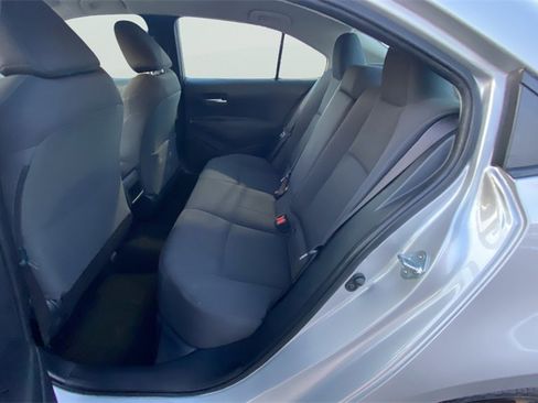 Used 2020 Toyota Corolla LE image 32