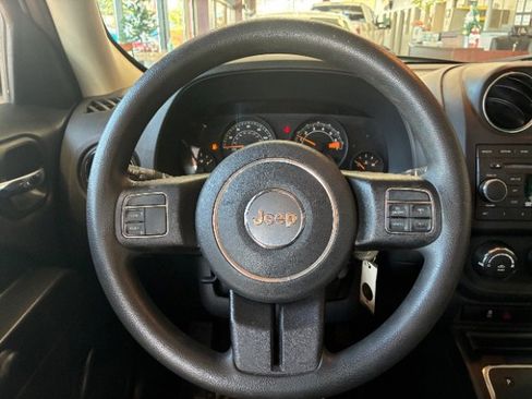 Used 2014 Jeep Patriot Sport image 13