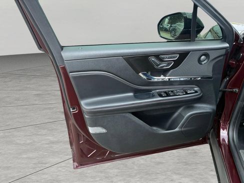 Used 2021 Lincoln Corsair Reserve AWD/4WD image 9