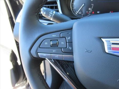 New 2025 Cadillac XT6 Premium Luxury image 17