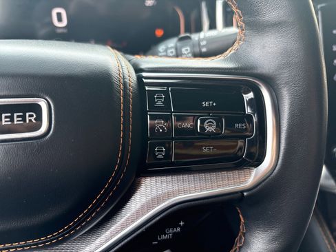 Used 2022 Jeep Grand Wagoneer Series III w/ Rear Seat Video Group 1 image 20