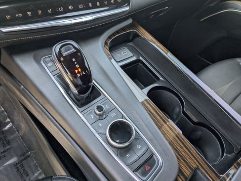 Used 2022 Cadillac Escalade Luxury w/ LPO, Floor Liner Package RWD image 15