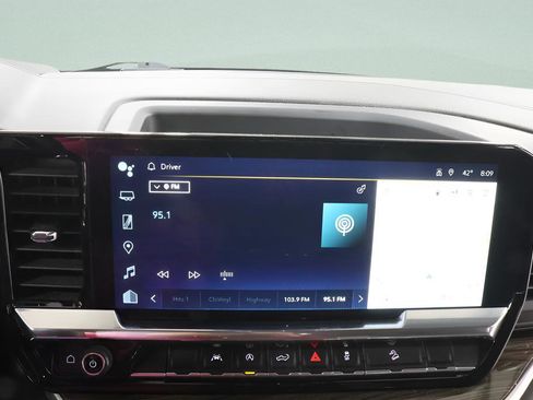 Used 2022 Chevrolet Silverado 1500 RST w/ Convenience Package II AWD/4WD image 11