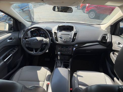 Used 2017 Ford Escape SE w/ SE Sport Appearance Package FWD image 12