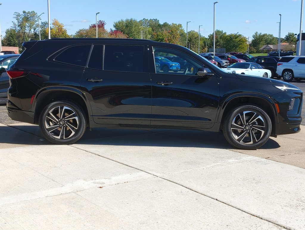 Used 2026 Buick Enclave Sport Touring w/ LPO, All-Weather Package AWD/4WD image 31