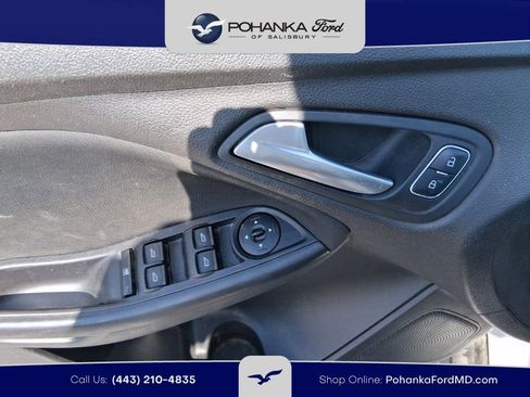 Used 2016 Ford Focus SE image 9