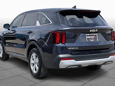 Used 2025 Kia Sorento LX FWD image 11