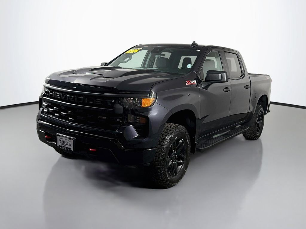 Used 2024 Chevrolet Silverado 1500 Custom Trail Boss AWD/4WD image 3