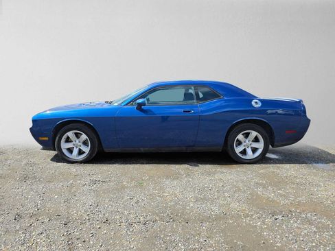 Used 2010 Dodge Challenger R/T RWD image 4