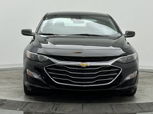 Used 2025 Chevrolet Malibu LT image 2