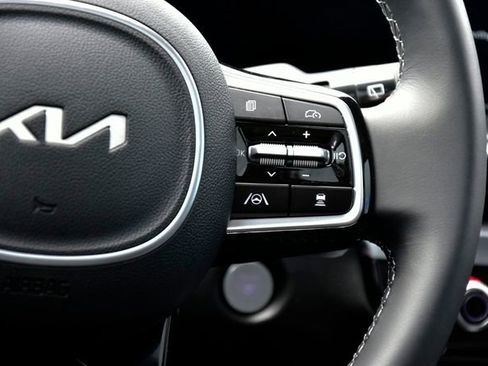 Certified 2025 Kia Sorento EX w/ EX Panoramic Sunroof Package image 23