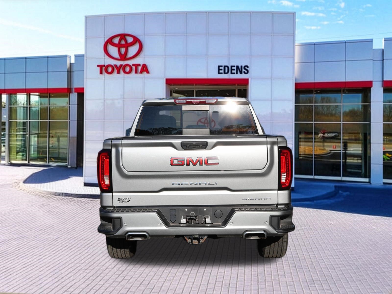 Used 2023 GMC Sierra 1500 Denali w/ Denali Reserve Package AWD/4WD image 3