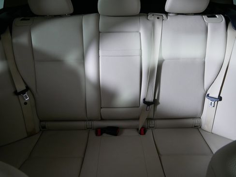 Used 2013 Mercedes-Benz GLK 350 4MATIC image 13