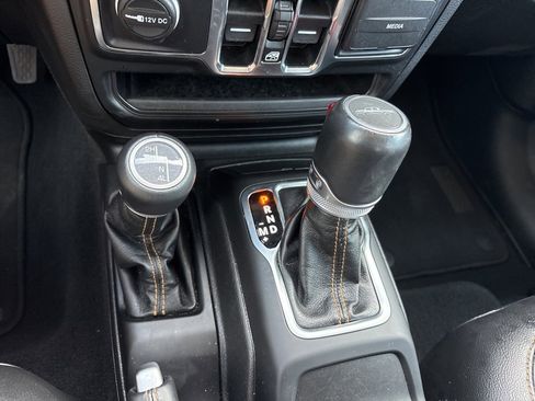 Used 2023 Jeep Gladiator Overland image 20