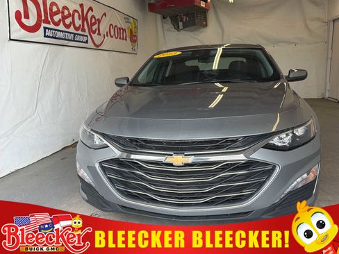Used 2023 Chevrolet Malibu LT FWD image 1