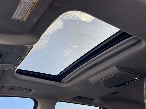 Used 2017 GMC Yukon SLT w/ Premium Edition image 14