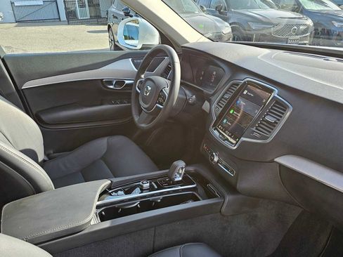 Certified 2025 Volvo XC90 B5 Core image 10