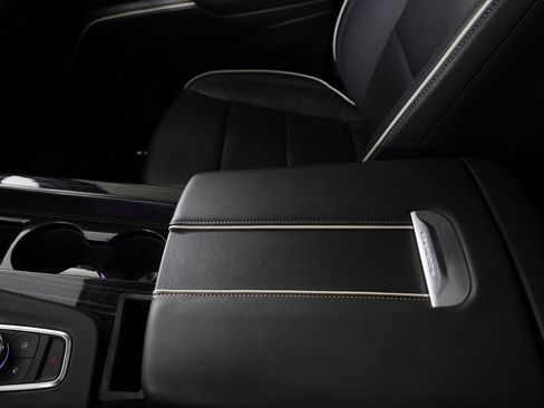 Used 2022 Cadillac Escalade ESV Sport image 38