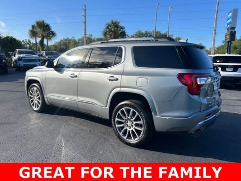 Used 2023 GMC Acadia Denali w/ Denali Ultimate Package FWD image 4