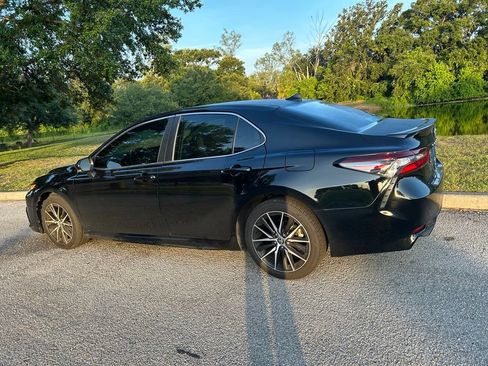 Certified 2023 Toyota Camry SE FWD image 4
