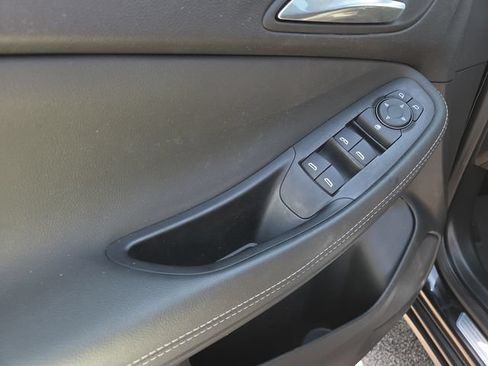 Used 2023 Buick Encore GX Preferred w/ Cold Weather Comfort Package AWD/4WD image 23
