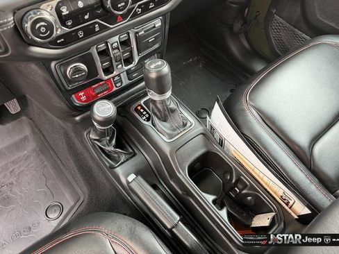 Used 2024 Jeep Wrangler Unlimited Rubicon AWD/4WD image 17