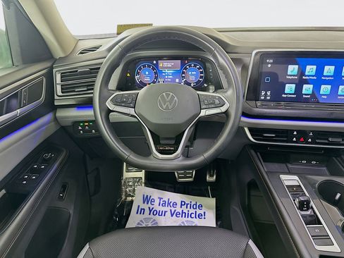 Used 2024 Volkswagen Atlas Peak Edition SEL image 22