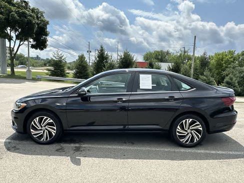 Used 2021 Volkswagen Jetta SEL Premium FWD image 2