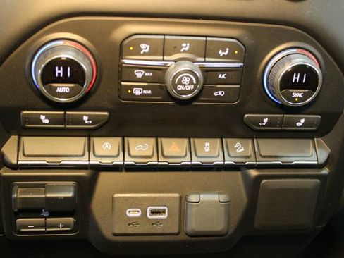 Used 2022 Chevrolet Silverado 1500 RST w/ Z71 Off-Road Package image 27