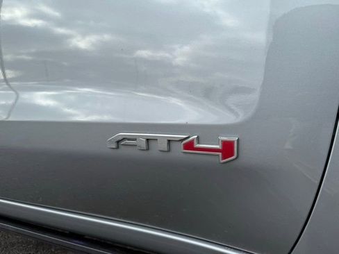 Used 2023 GMC Sierra 1500 AT4 w/ AT4 Premium Package AWD/4WD image 9