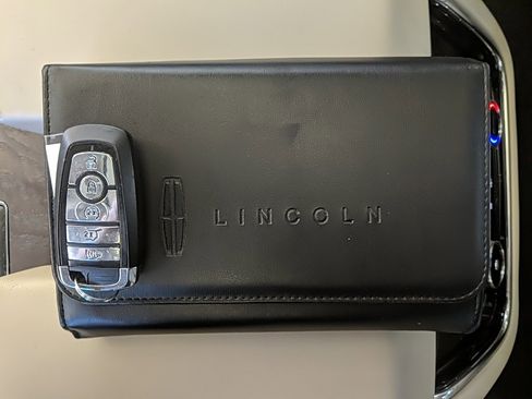 Used 2020 Lincoln Navigator Reserve w/ Luxury Package image 33