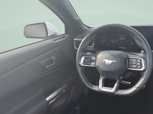 Used 2025 Ford Mustang GT Premium RWD image 33