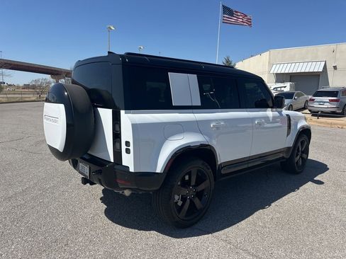 Used 2026 Land Rover Defender 110 X-Dynamic SE image 5