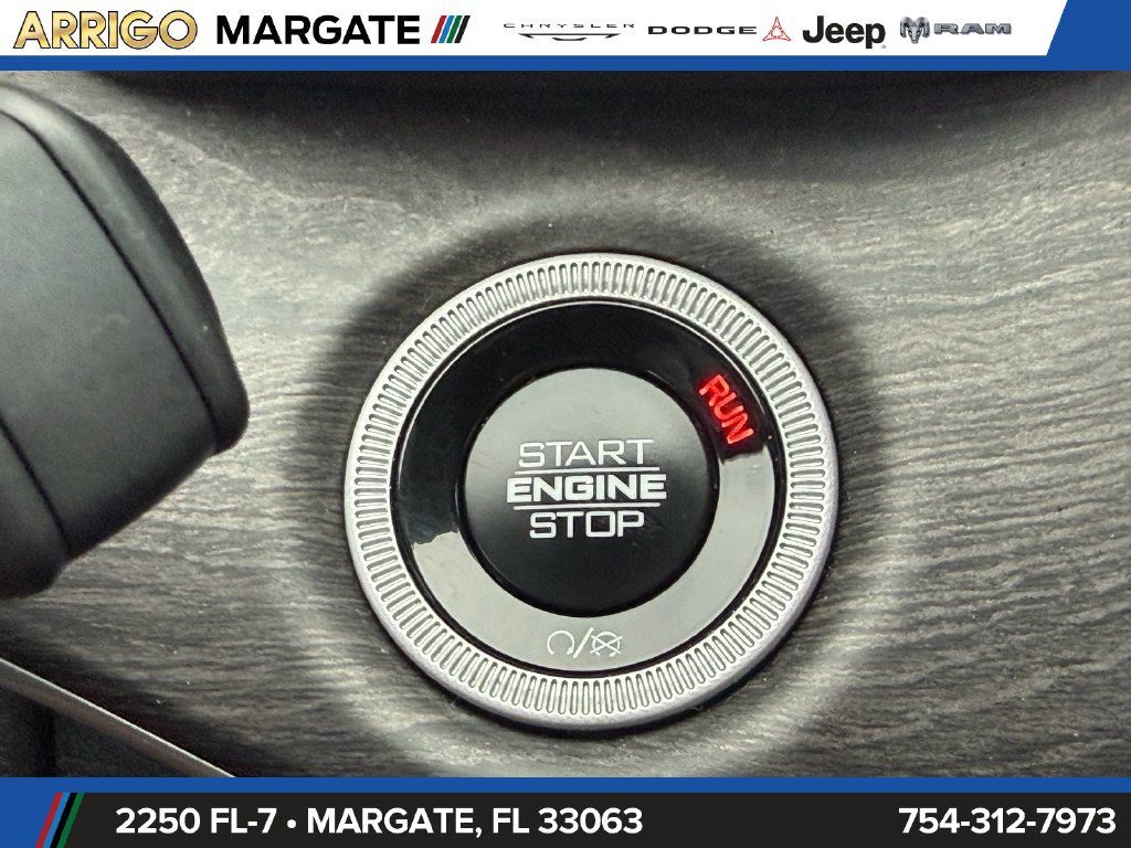 Used 2025 Jeep Grand Cherokee Limited RWD image 27