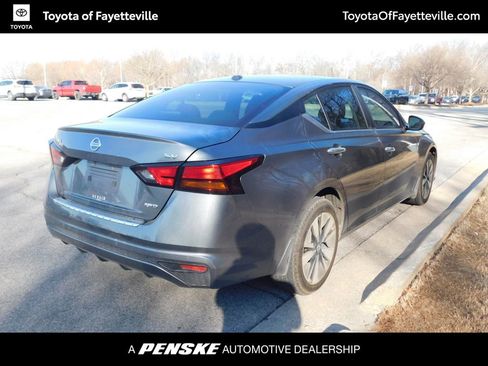 Used 2022 Nissan Altima 2.5 SV image 4