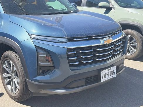 Used 2025 Chevrolet Equinox LT w/ Convenience Package II FWD image 5