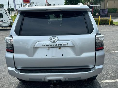 Used 2018 Toyota 4Runner SR5 Premium AWD/4WD image 6