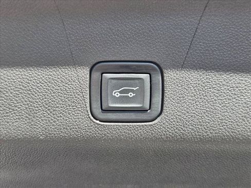 Used 2022 Chevrolet Tahoe Premier AWD/4WD image 7