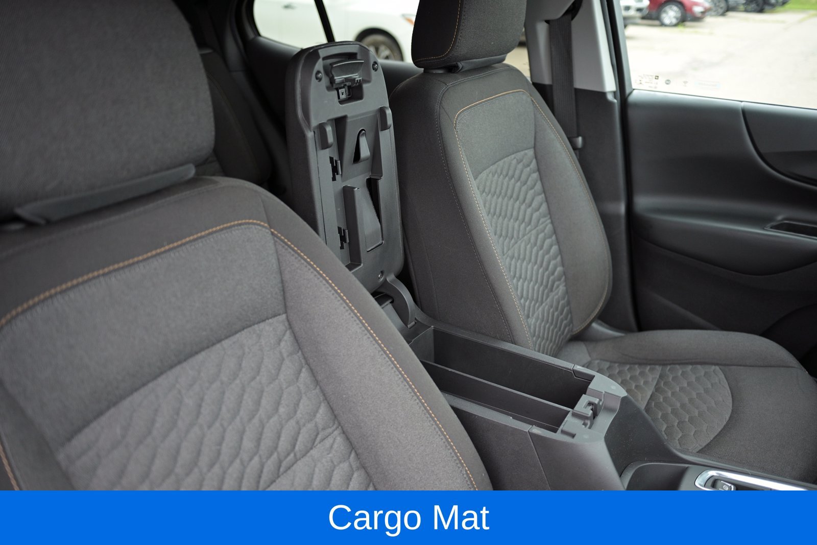 Used 2019 Chevrolet Equinox LT w/ Driver Convenience Package FWD image 46