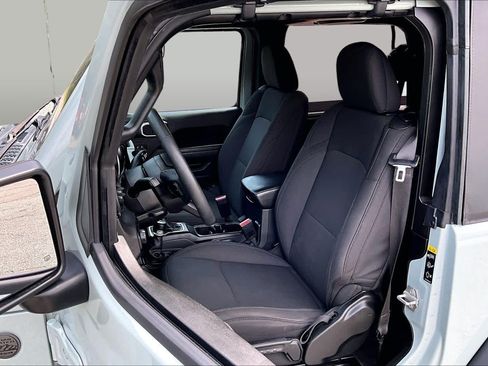 Used 2023 Jeep Wrangler Sport AWD/4WD image 9