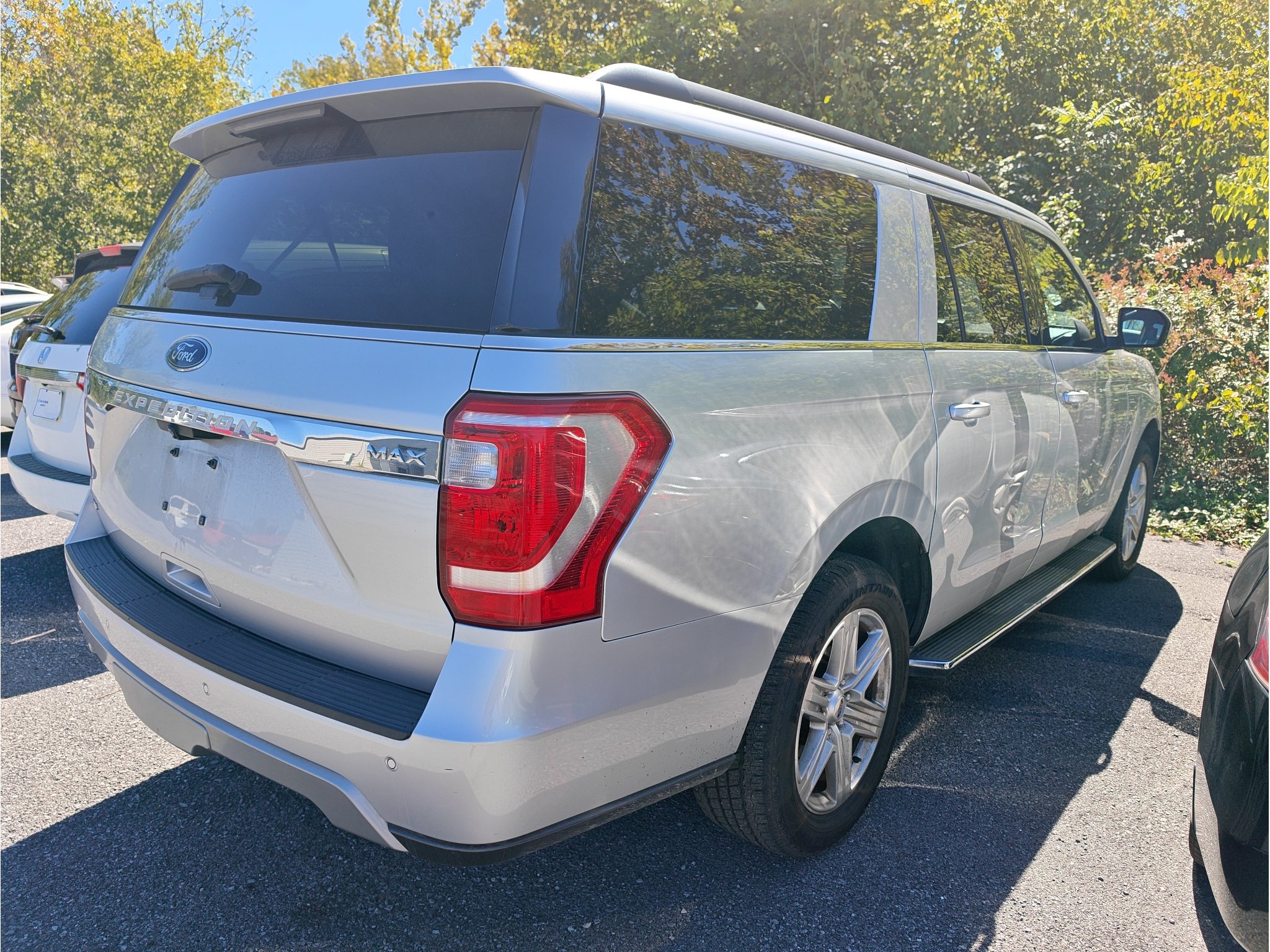 Used 2019 Ford Expedition Max XLT w/ Equipment Group 202A RWD image 4