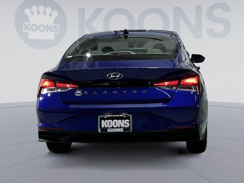 Used 2023 Hyundai Elantra SEL image 15