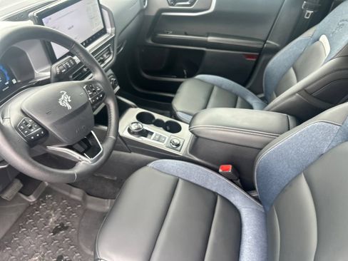 Used 2025 Ford Bronco Sport Outer Banks w/ Outer Banks Tech Package+ AWD/4WD image 11