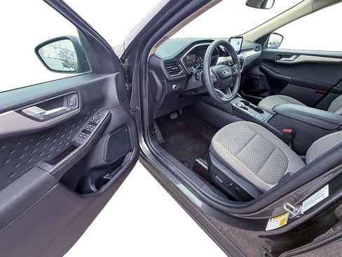 Used 2020 Ford Escape SE image 11