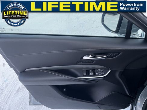 Used 2023 Cadillac XT4 Premium Luxury image 19