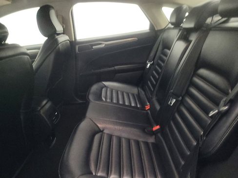 Used 2020 Ford Fusion SEL FWD image 18