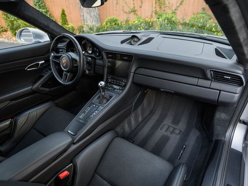 Used 2019 Porsche 911 GT3 image 14