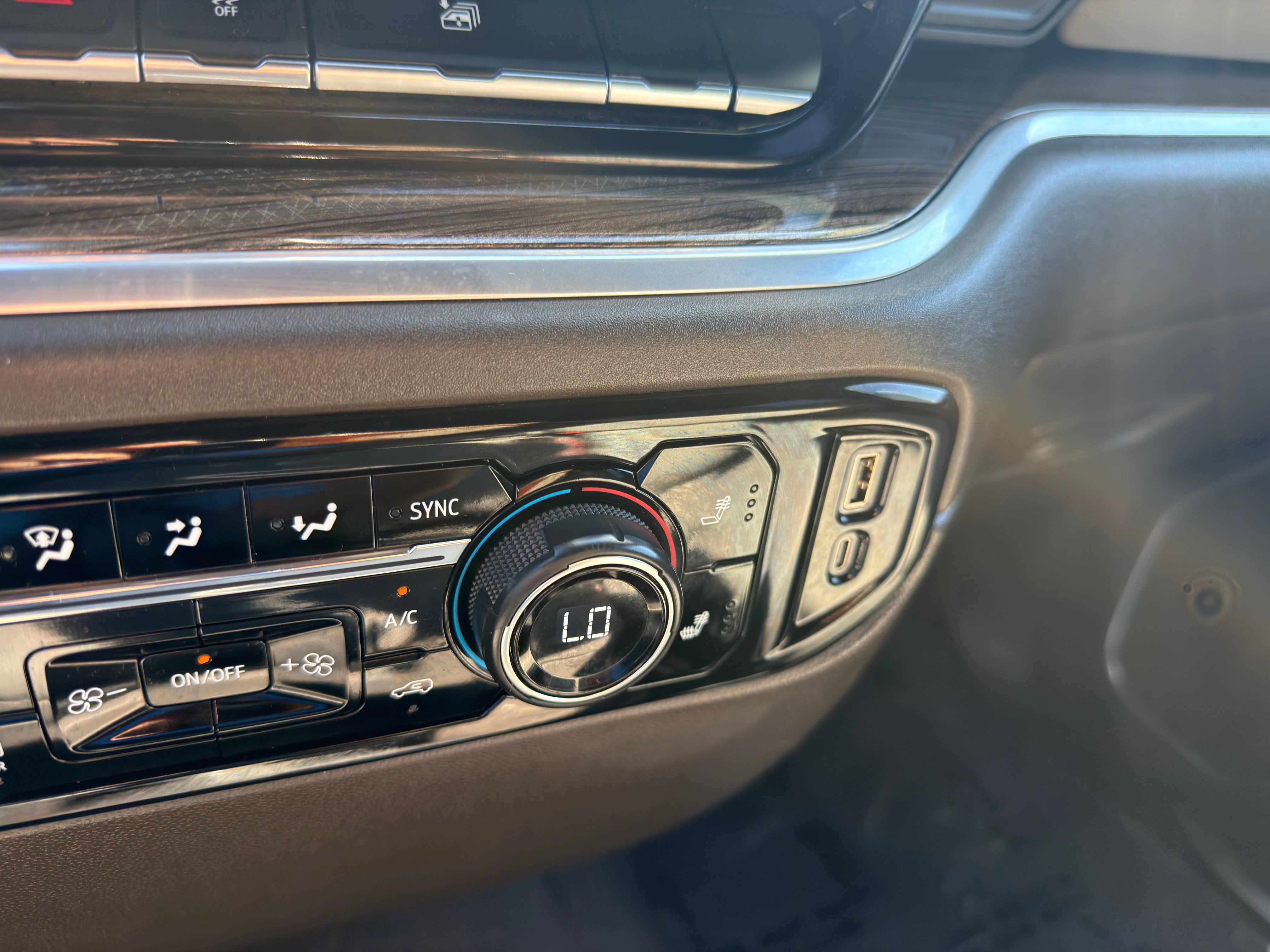 Used 2026 Chevrolet Silverado 1500 RST RWD image 39